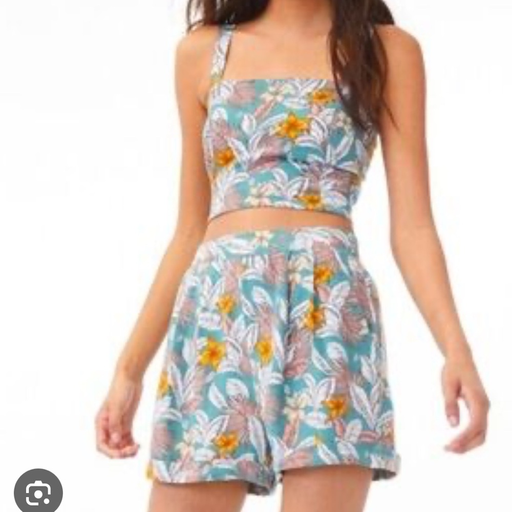 Aeropostale Floral Print Set